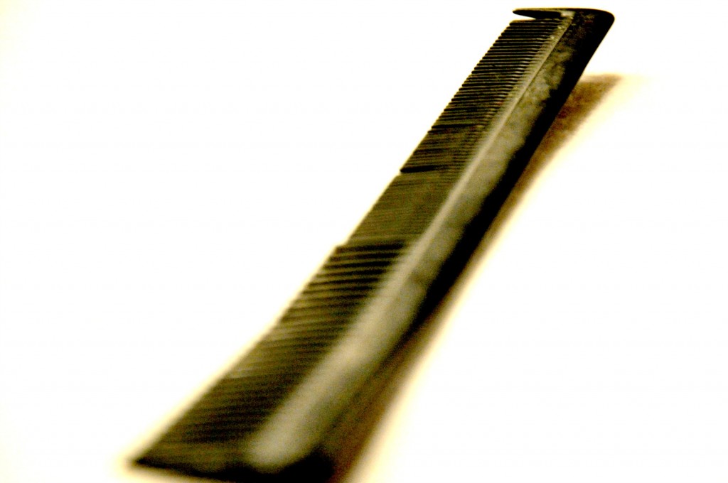 fine-toothed comb